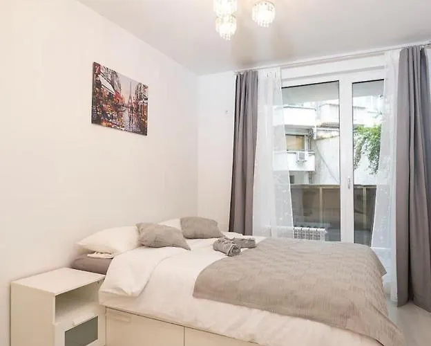 & Free Parking Apartament