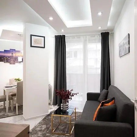 & Free Parking ソフィア