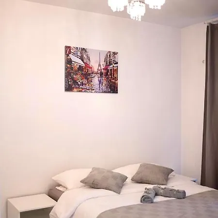 & Free Parking Apartman Szófia